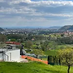 Апартаменти Uriges Mit Blick Auf *