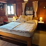 Апартаменти Uriges Mit Blick Auf