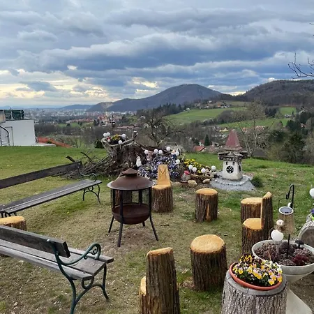 Apartment Uriges Mit Blick Auf Graz