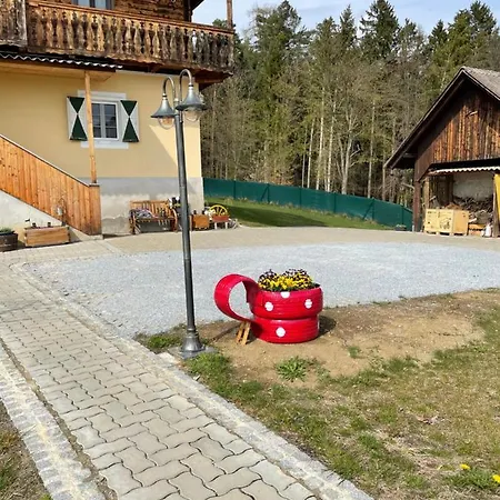 Uriges Mit Blick Auf Graz