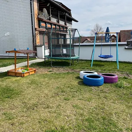 شقة Uriges Mit Blick Auf