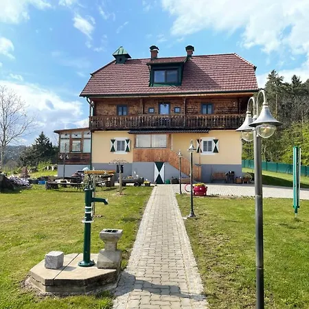 Uriges Mit Blick Auf Apartment