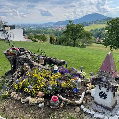 Uriges Mit Blick Auf Apartment
