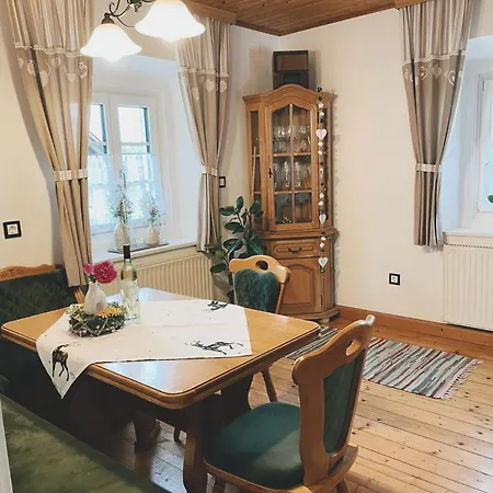 Uriges Mit Blick Auf Apartment