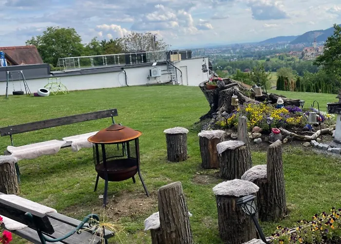 Uriges Mit Blick Auf Грац